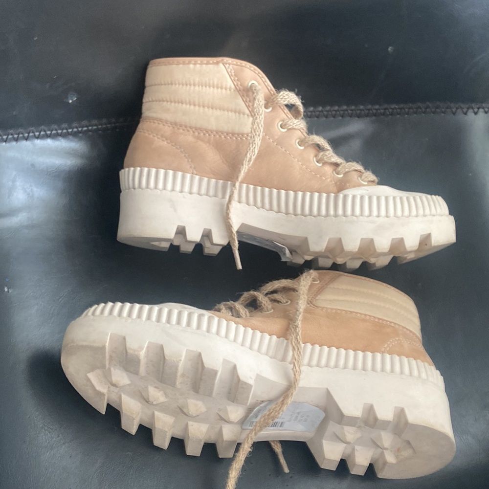 Women's Ociana Platform High Top Sneakers - Size 9 - Picture 2 of 3